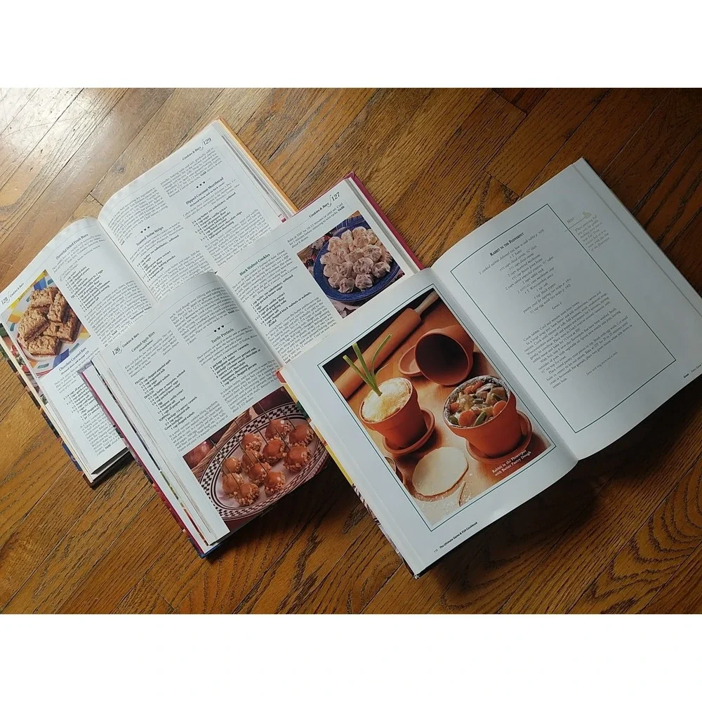 Lot Of 11 Cookbooks Spiral, Hard And‎ Soft Cover Dinner Desert Holiday Special